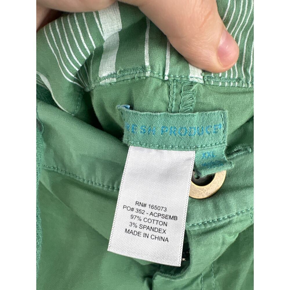 Women’s Fresh Produce XXL Leaf Green Cargo Capris - Picture 4 of 4